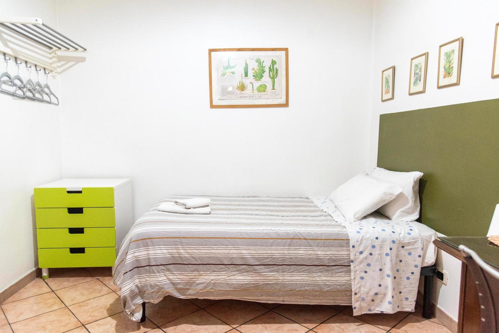 Fruitroom Roma Esterno foto