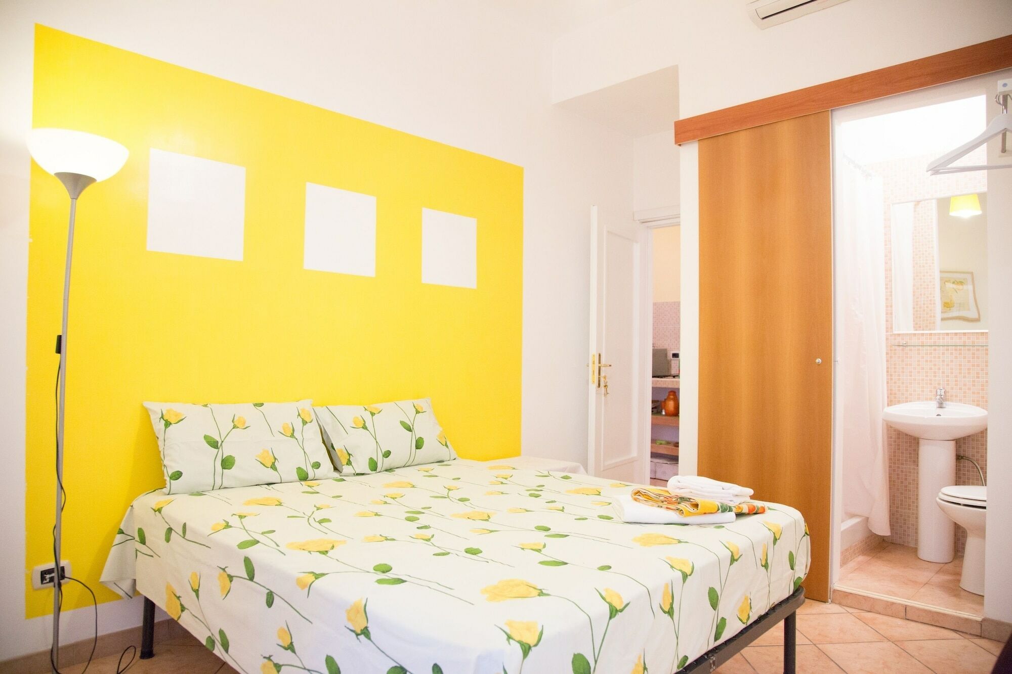 Fruitroom Roma Esterno foto
